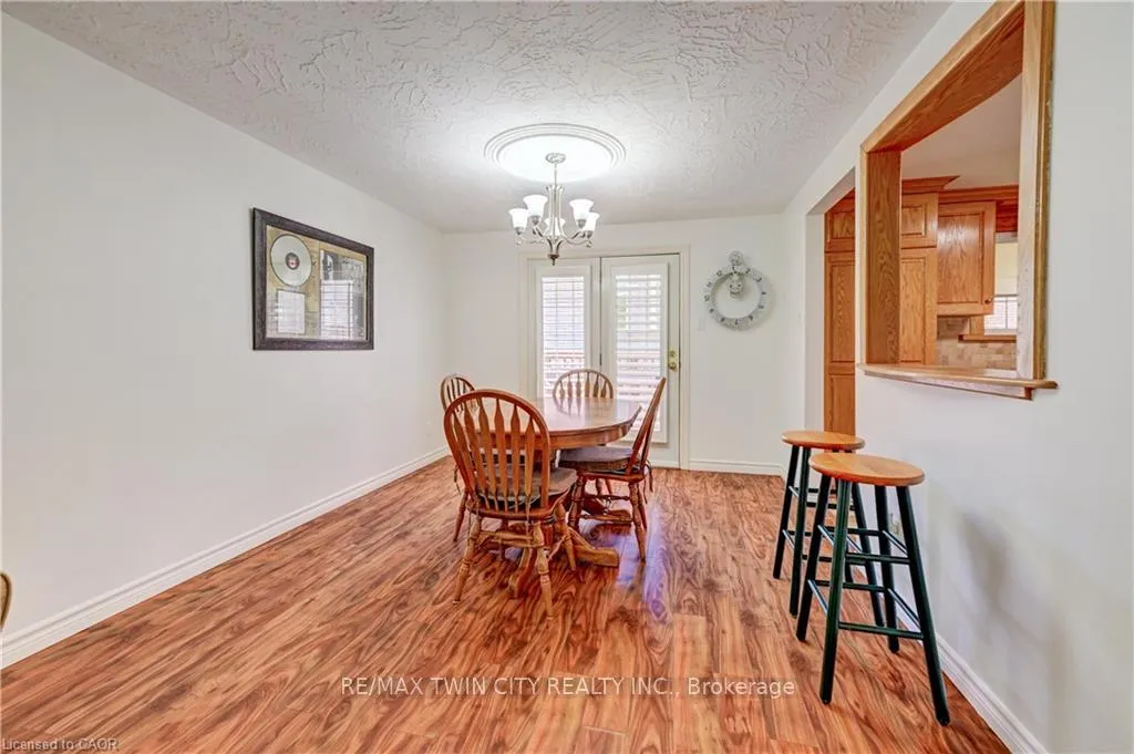 Photo 8 of 3 Parkland Crescent, Kitchener, Forest Heights — HOMEH