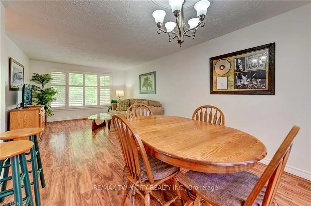 Photo 9 of 3 Parkland Crescent, Kitchener, Forest Heights — HOMEH