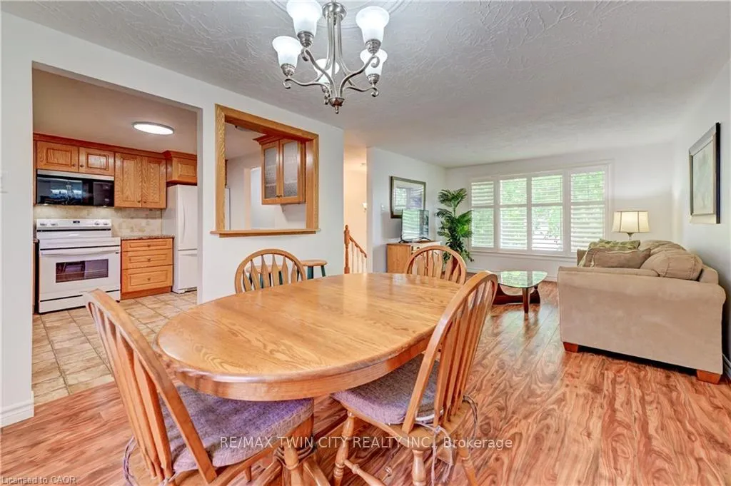 Photo 10 of 3 Parkland Crescent, Kitchener, Forest Heights — HOMEH