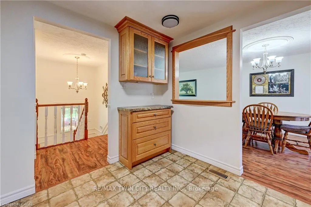 Photo 12 of 3 Parkland Crescent, Kitchener, Forest Heights — HOMEH