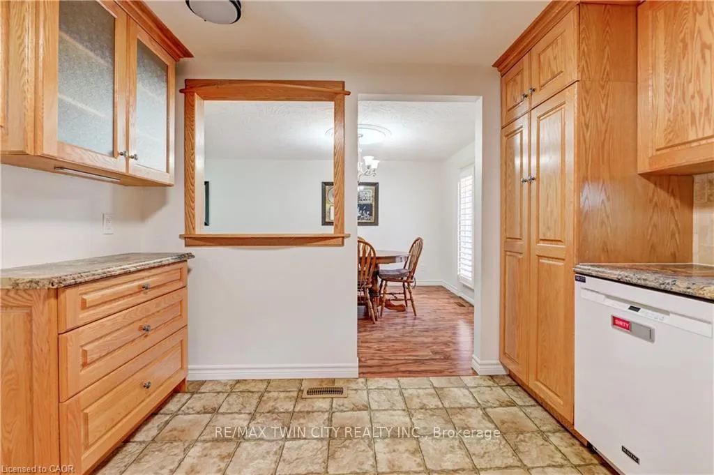 Photo 14 of 3 Parkland Crescent, Kitchener, Forest Heights — HOMEH