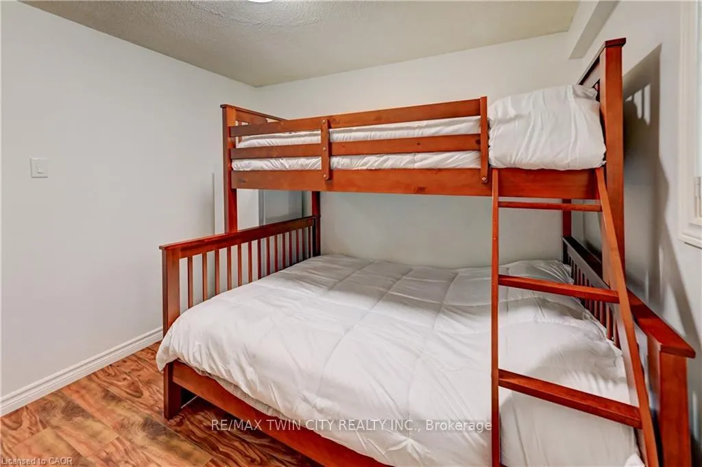 Photo 18 of 3 Parkland Crescent, Kitchener, Forest Heights — HOMEH