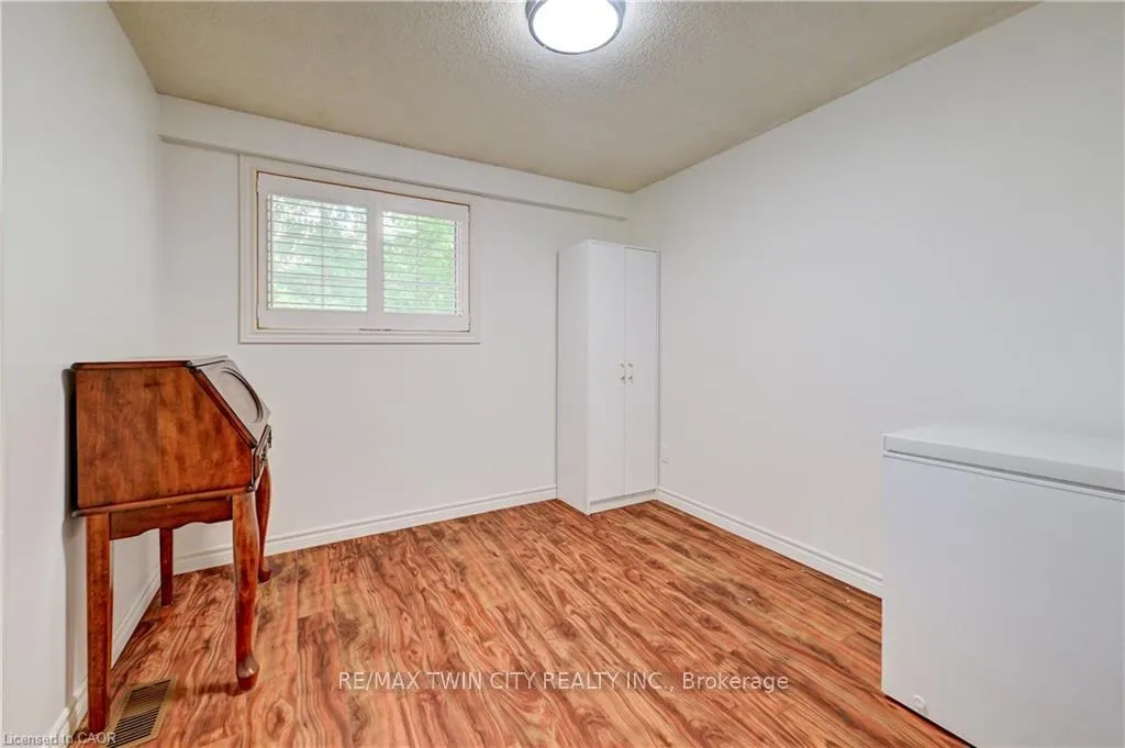 Photo 19 of 3 Parkland Crescent, Kitchener, Forest Heights — HOMEH