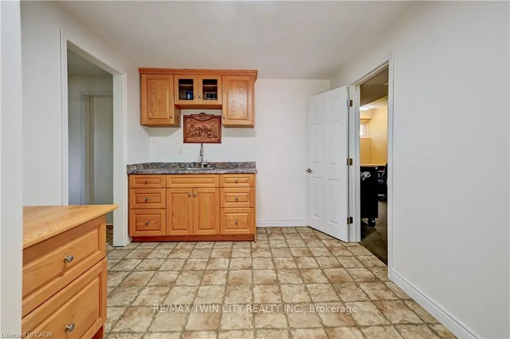 Photo 22 of 3 Parkland Crescent, Kitchener, Forest Heights — HOMEH