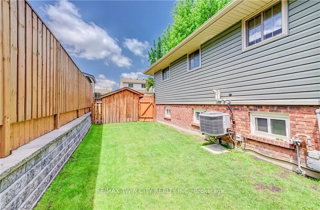 Photo 32 of 3 Parkland Crescent, Kitchener, Forest Heights — HOMEH
