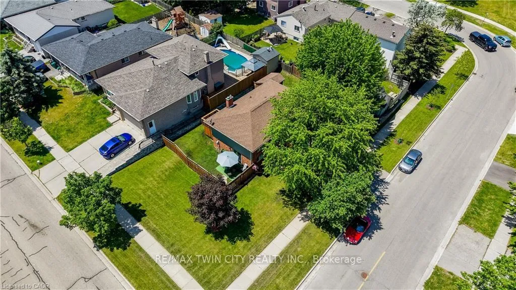 Photo 37 of 3 Parkland Crescent, Kitchener, Forest Heights — HOMEH