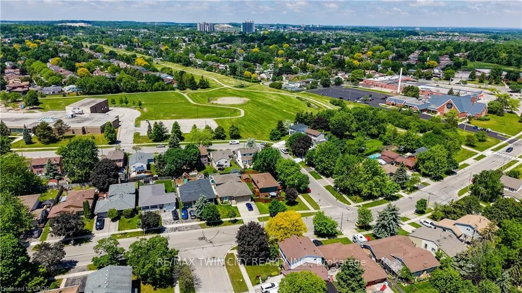 Photo 39 of 3 Parkland Crescent, Kitchener, Forest Heights — HOMEH