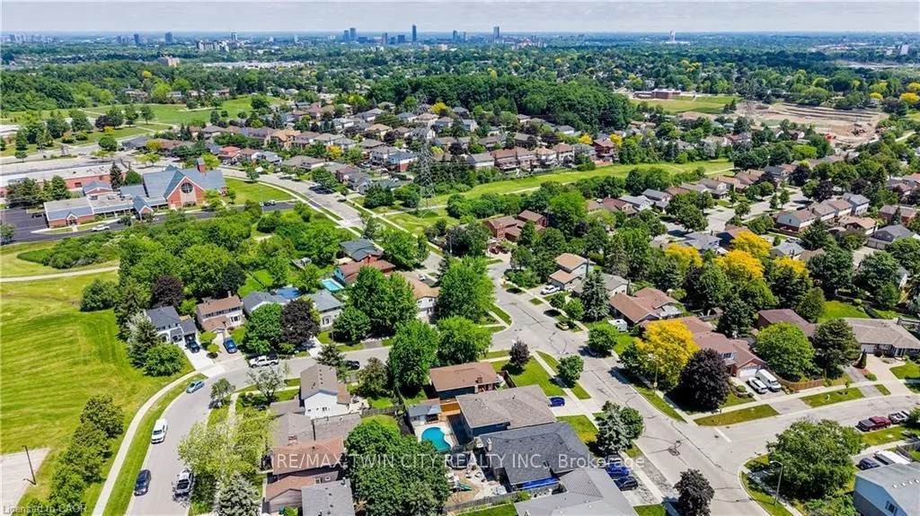 Photo 42 of 3 Parkland Crescent, Kitchener, Forest Heights — HOMEH