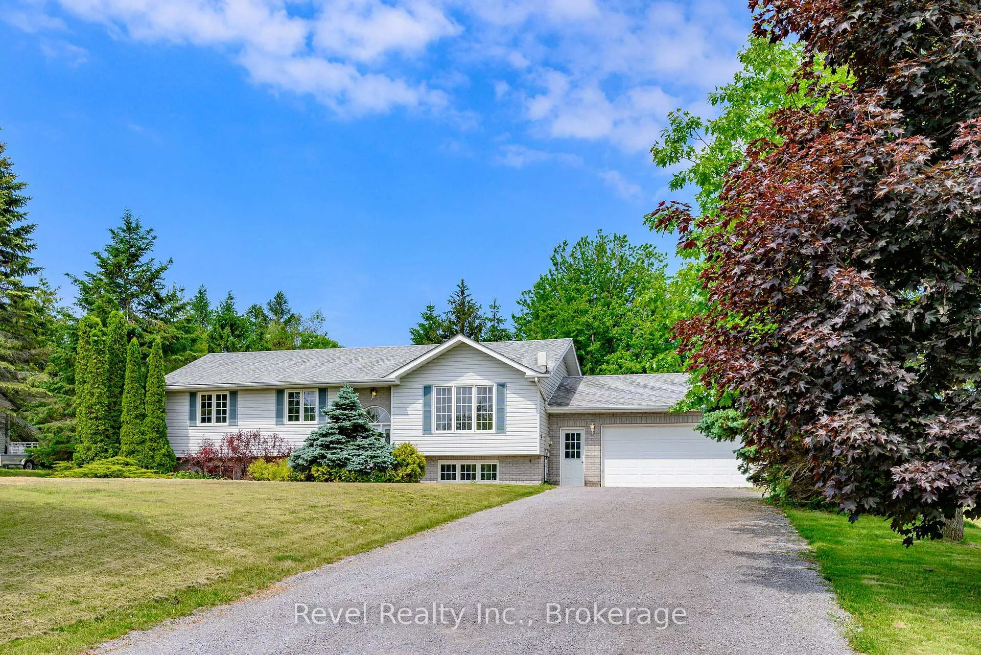 Photo 3 of 137 O'Reilly Lane, Kawartha Lakes, Little Britain — HOMEH