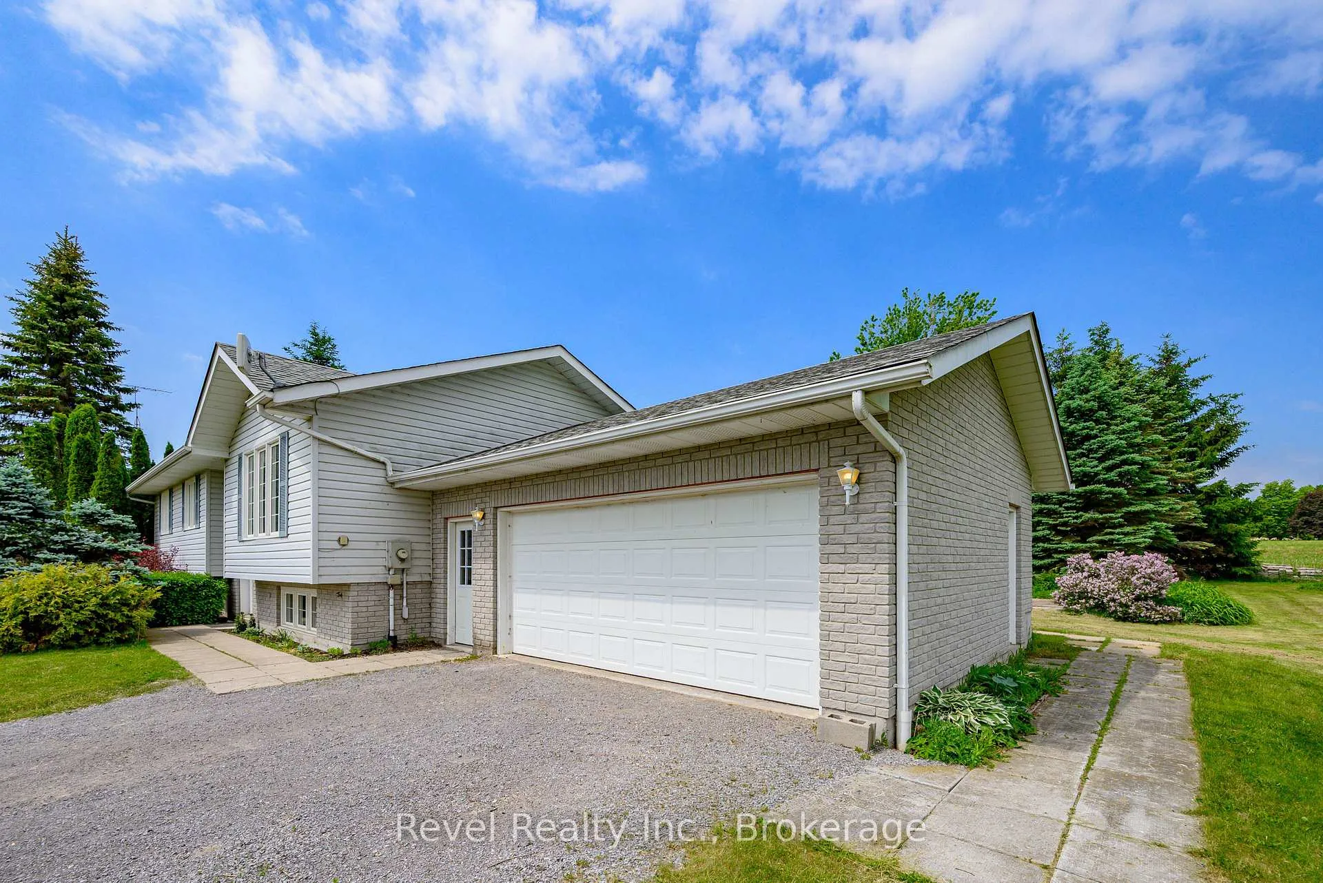 Photo 6 of 137 O'Reilly Lane, Kawartha Lakes, Little Britain — HOMEH