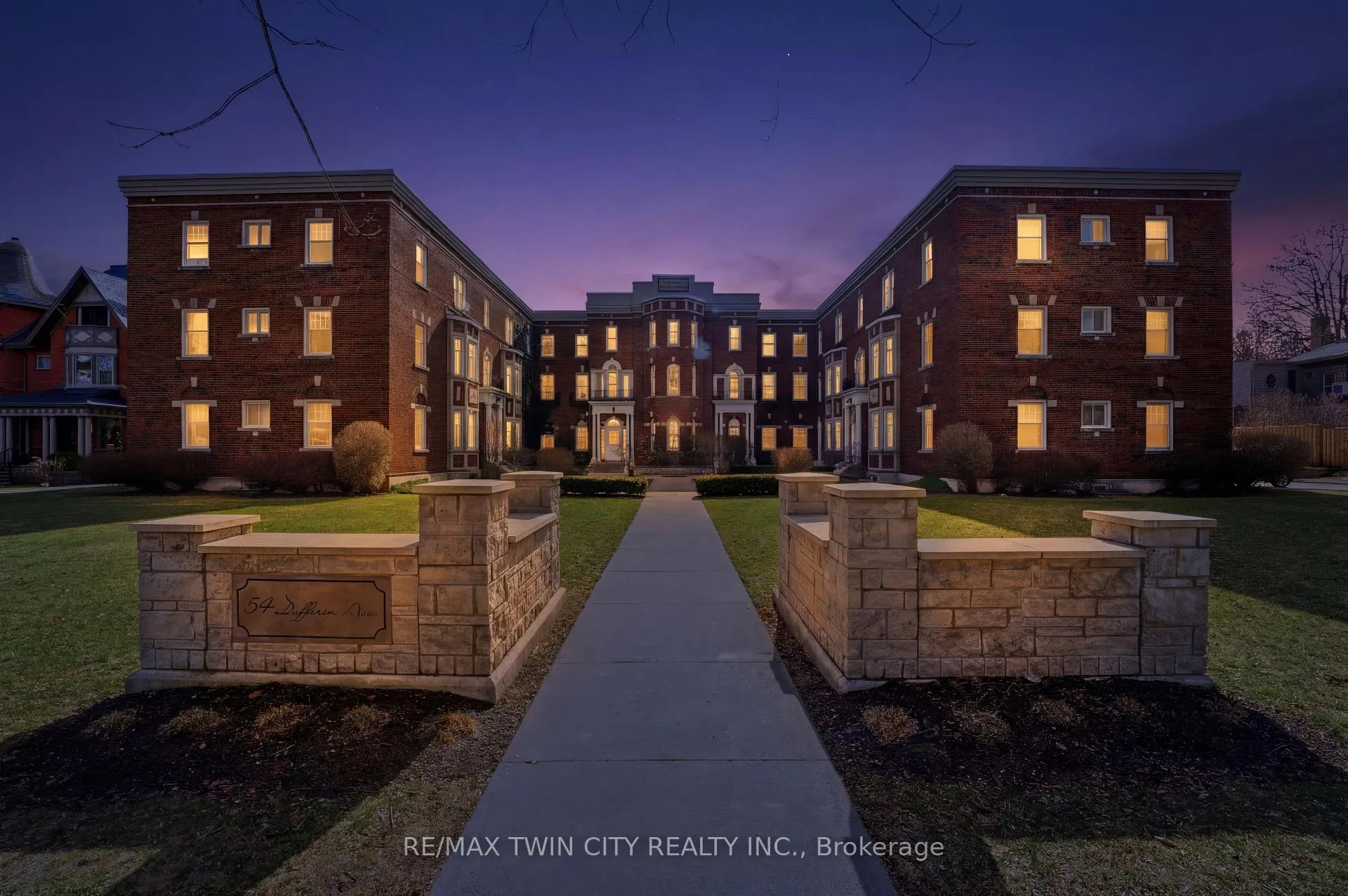 Front of Unit 1, 54 Dufferin Avenue