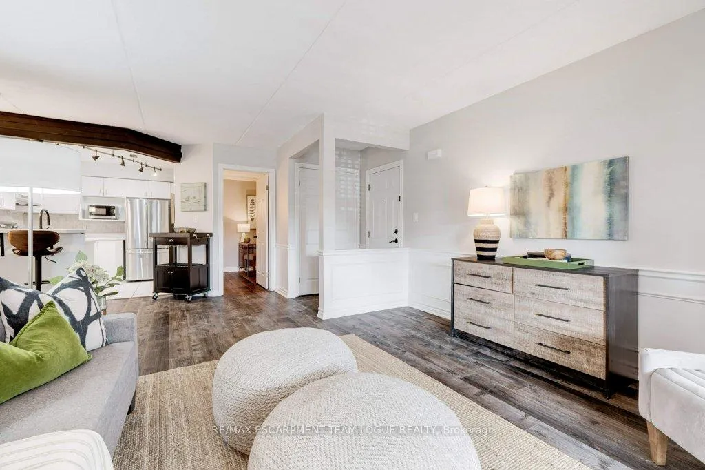 Photo 11 of Unit 206, 2040 Cleaver Avenue, Burlington, Headon — HOMEH