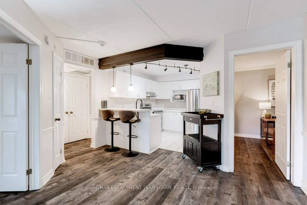 Photo 12 of Unit 206, 2040 Cleaver Avenue, Burlington, Headon — HOMEH