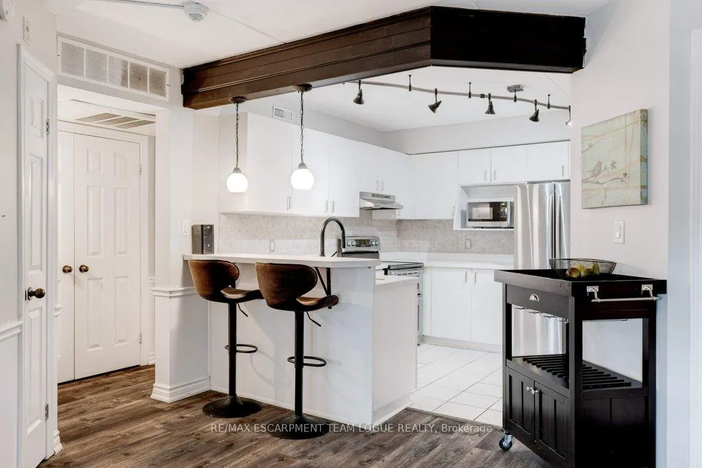 Photo 13 of Unit 206, 2040 Cleaver Avenue, Burlington, Headon — HOMEH