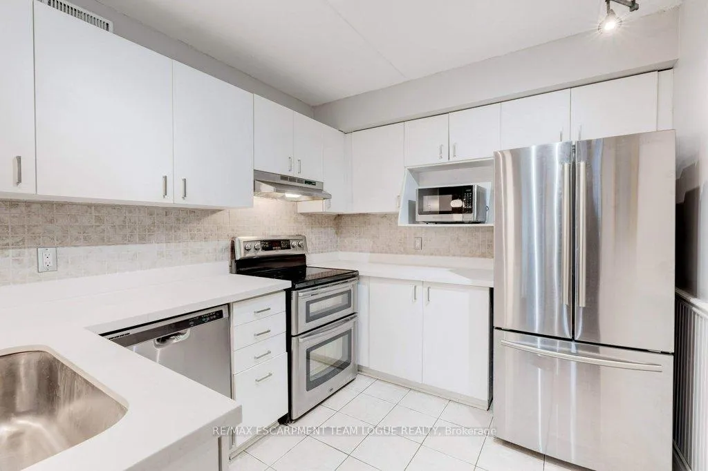 Photo 15 of Unit 206, 2040 Cleaver Avenue, Burlington, Headon — HOMEH