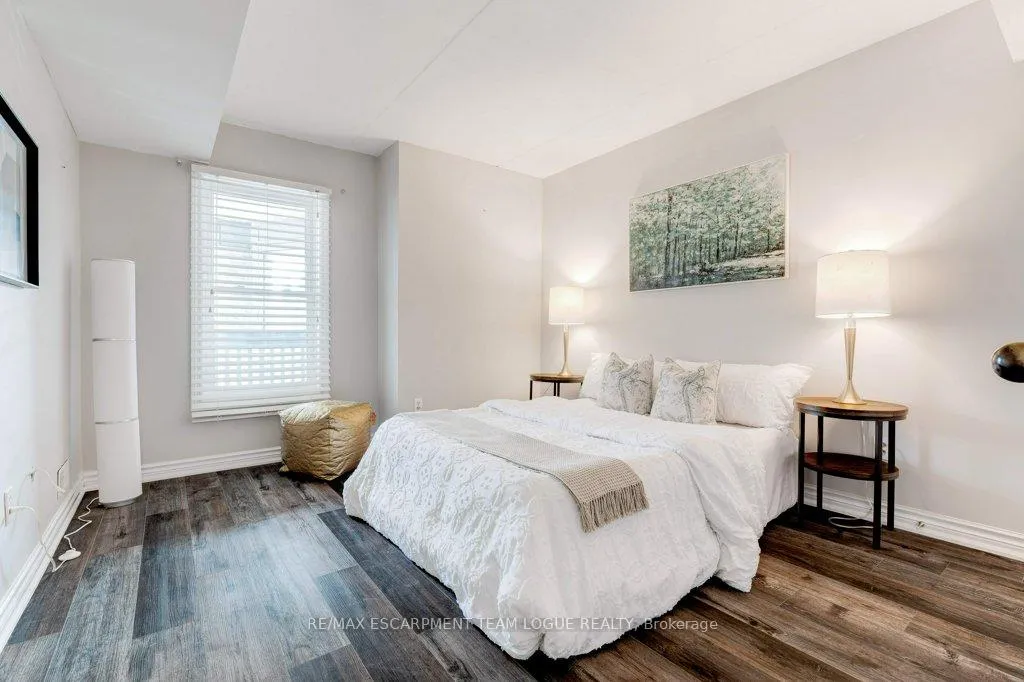 Photo 18 of Unit 206, 2040 Cleaver Avenue, Burlington, Headon — HOMEH
