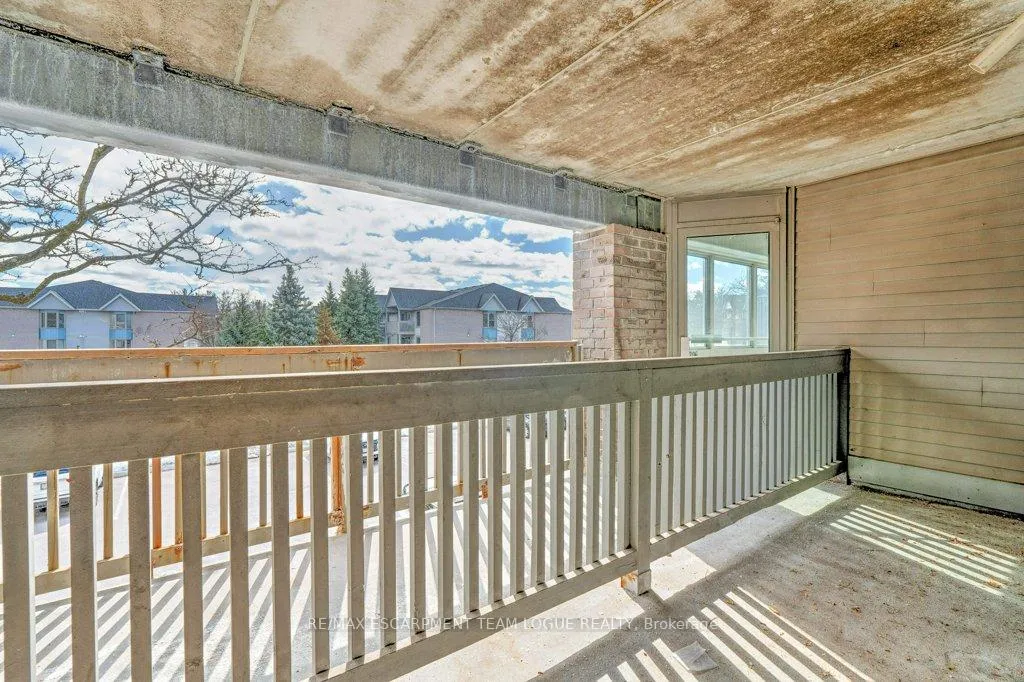Photo 24 of Unit 206, 2040 Cleaver Avenue, Burlington, Headon — HOMEH