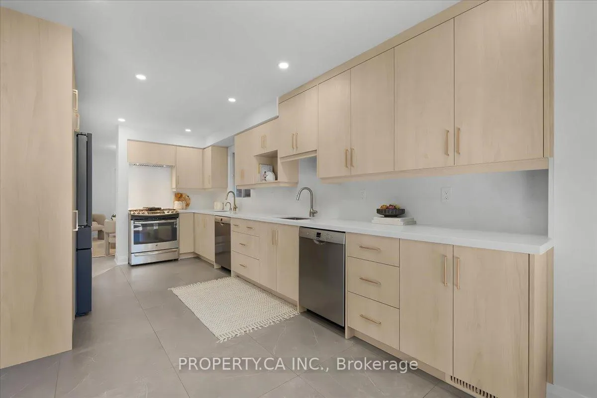 Photo 7 of 72 Roxborough Lane, Vaughan, Uplands — HOMEH