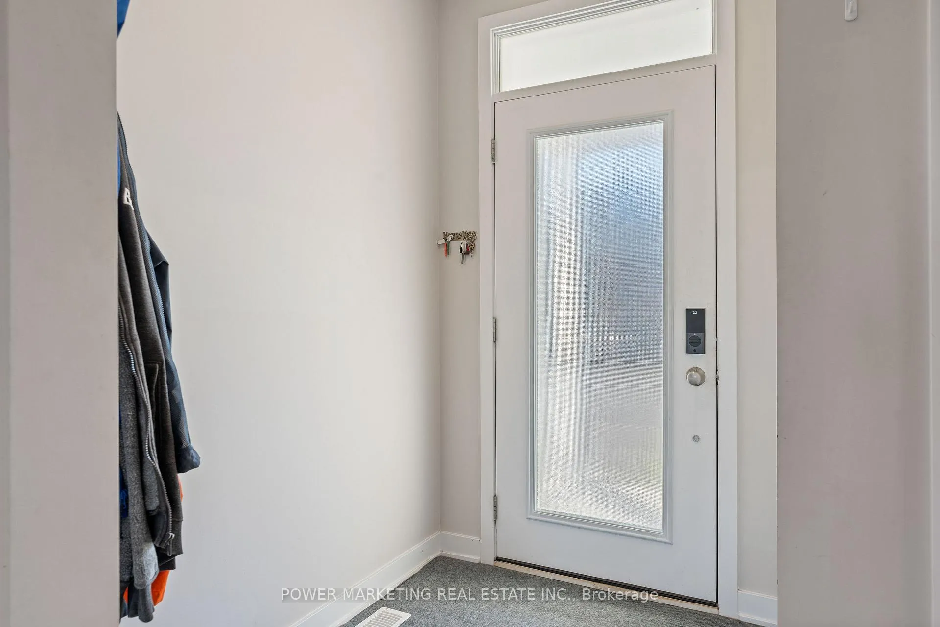 Photo 3 of 129 Hackamore Crescent, Ottawa, Goulbourn Twp From Franktown Rd/South To Rideau — HOMEH