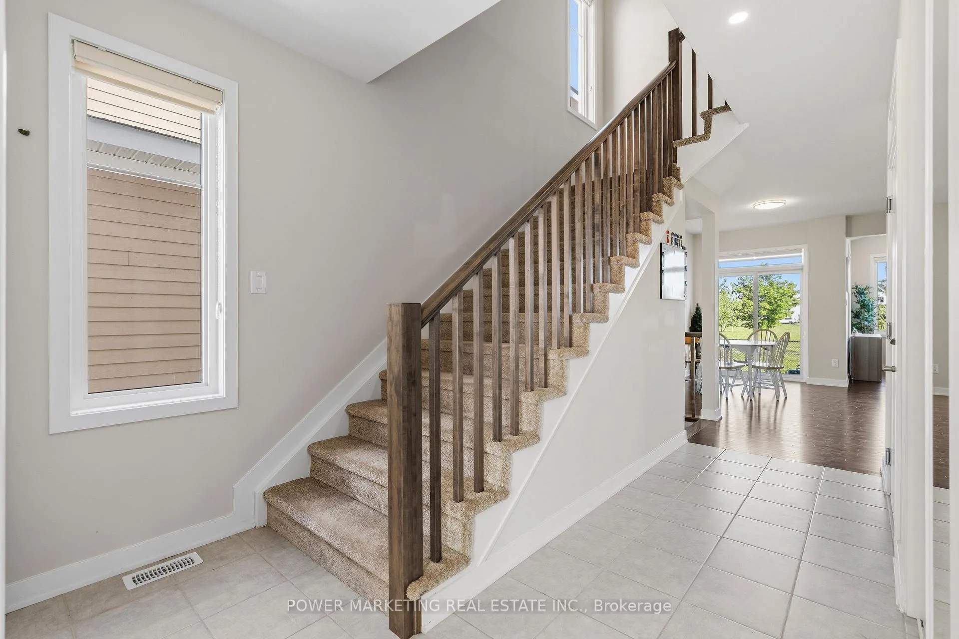 Photo 4 of 129 Hackamore Crescent, Ottawa, Goulbourn Twp From Franktown Rd/South To Rideau — HOMEH