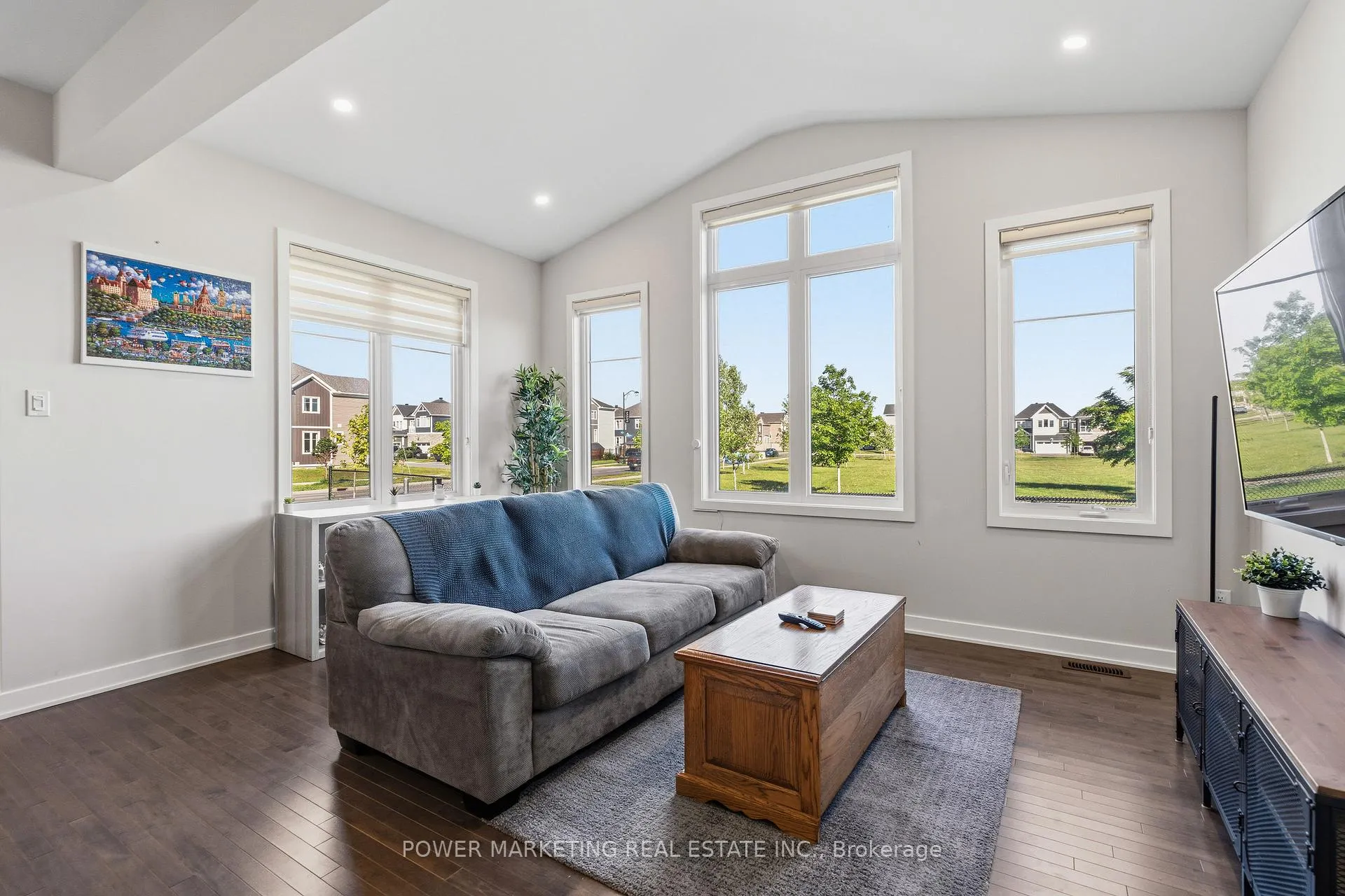 Photo 11 of 129 Hackamore Crescent, Ottawa, Goulbourn Twp From Franktown Rd/South To Rideau — HOMEH
