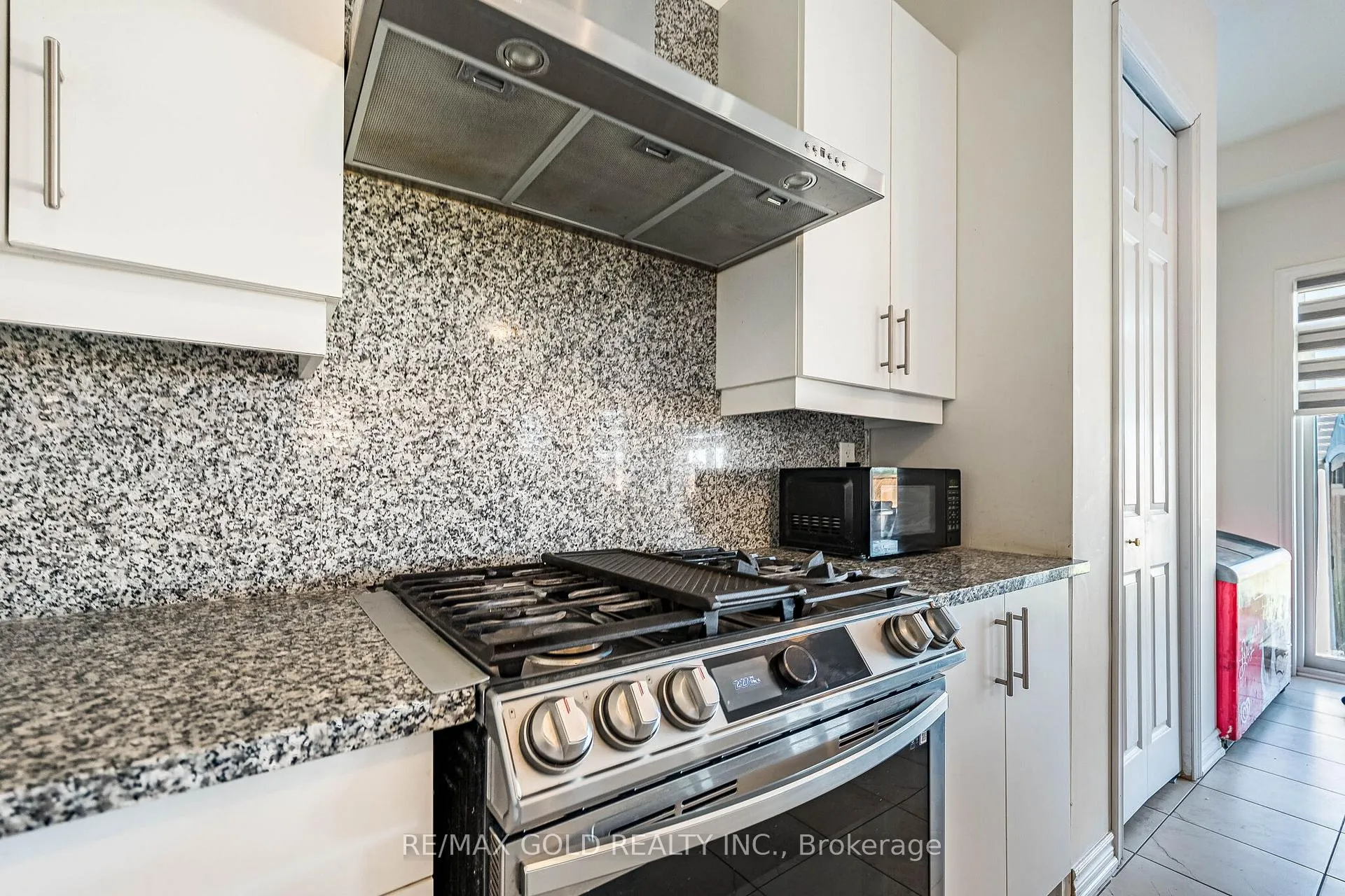 Photo 23 of 781 Gilmour Crescent, Shelburne — HOMEH