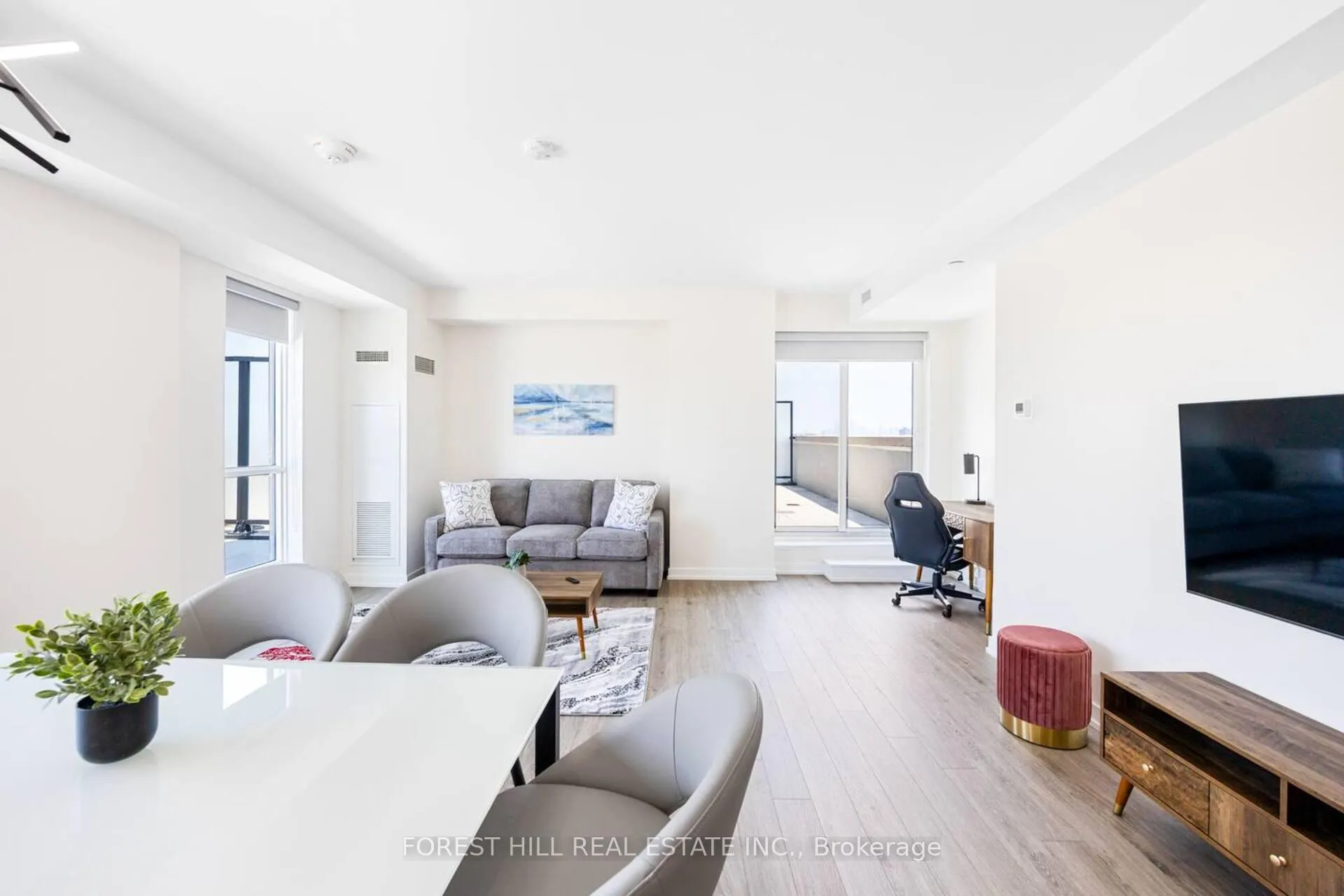 Photo 10 of Unit 913, 2300 St Clair Ave W, Toronto, Junction Area — HOMEH