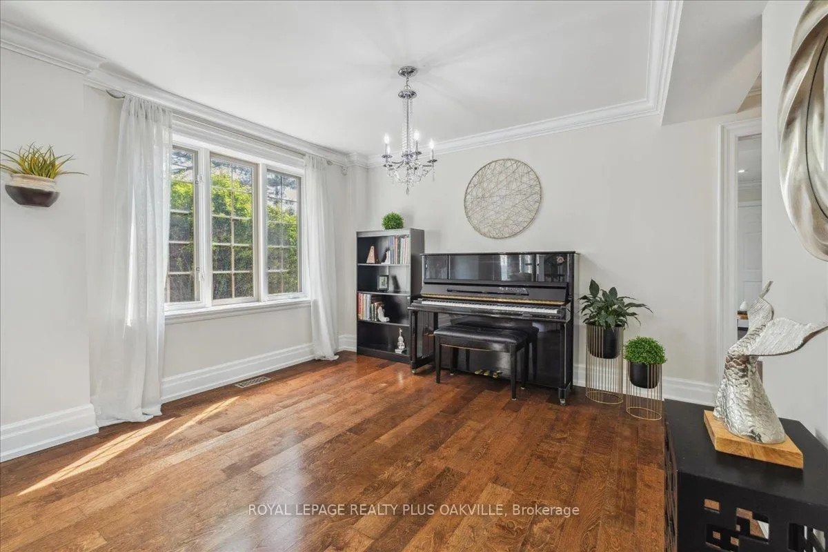 Photo 11 of 621 North Shore Boulevard E, Burlington, LaSalle — HOMEH