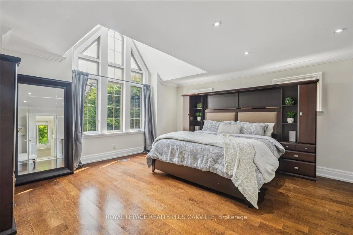 Photo 28 of 621 North Shore Boulevard E, Burlington, LaSalle — HOMEH