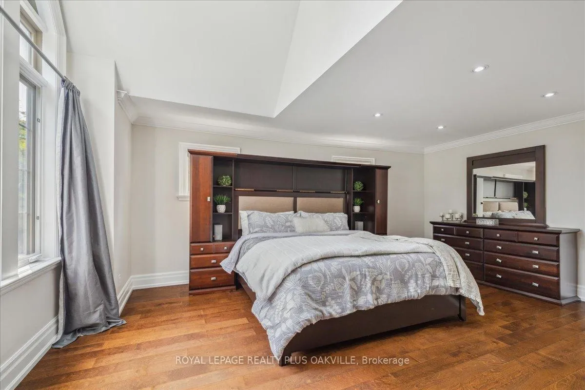 Photo 30 of 621 North Shore Boulevard E, Burlington, LaSalle — HOMEH