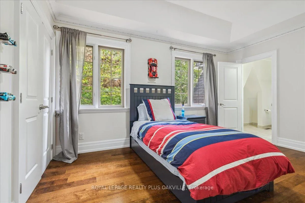 Photo 35 of 621 North Shore Boulevard E, Burlington, LaSalle — HOMEH