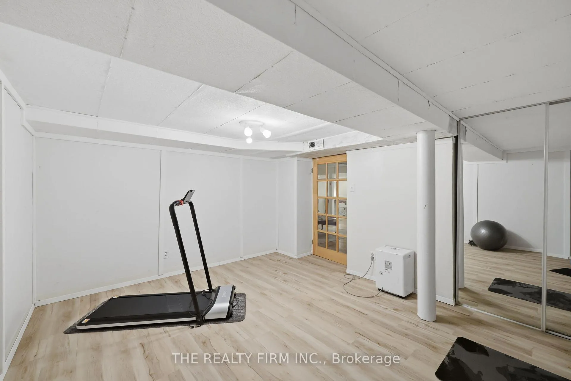 Photo 38 of 79 Mendip Crescent, London, South Y — HOMEH