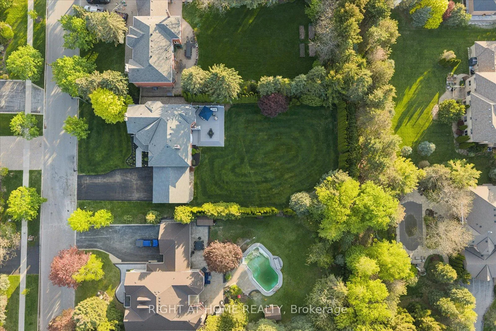 Photo 2 of 137 Treegrove Circle, Aurora, Hills of St Andrew — HOMEH