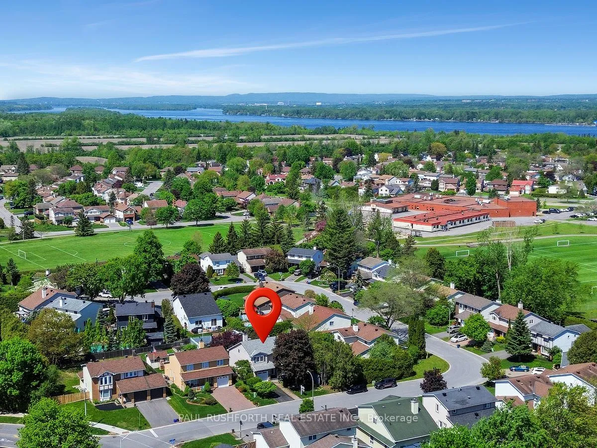 Photo 4 of 1176 Medoc Court, Ottawa, Convent Glen — HOMEH