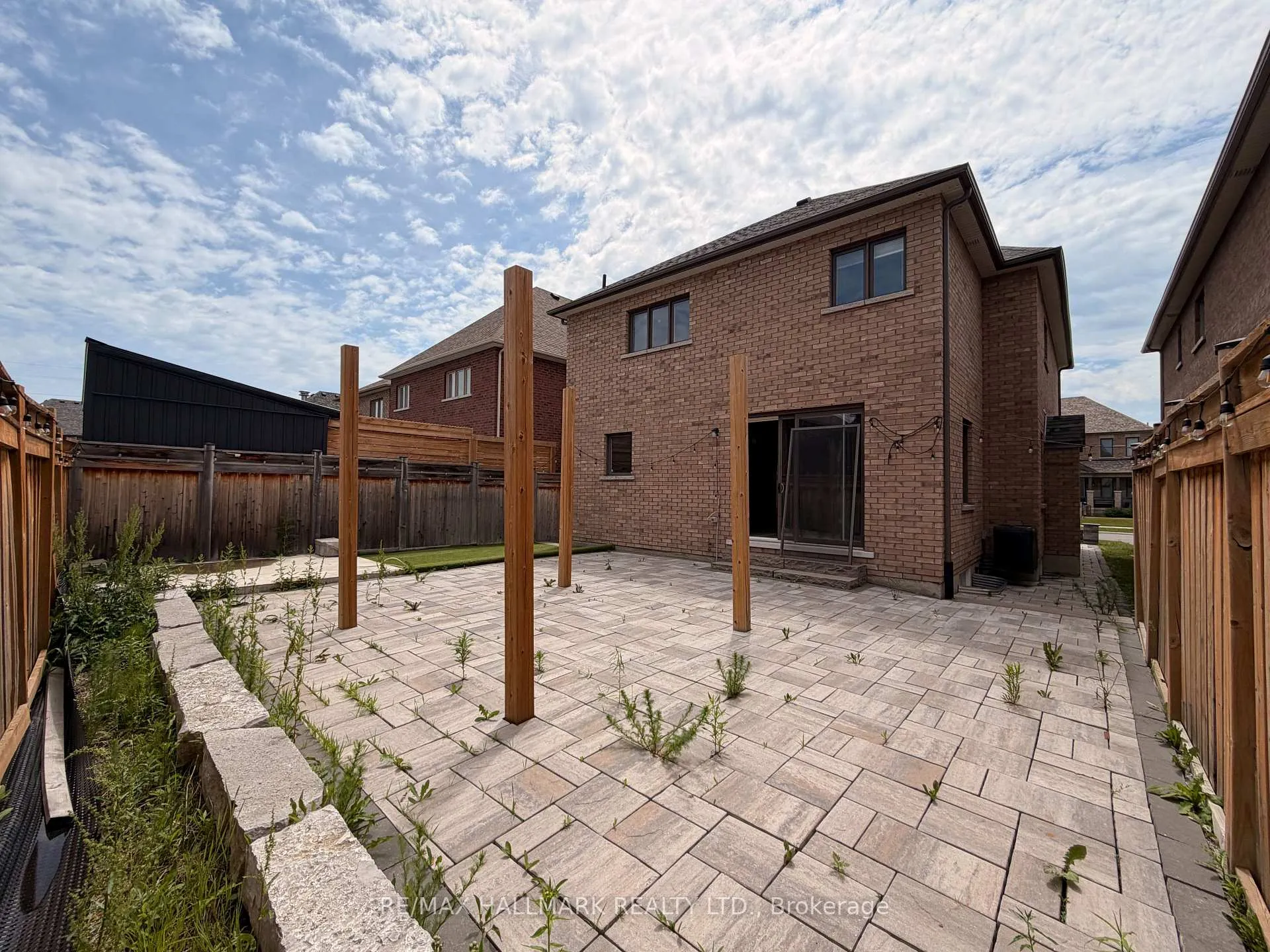 Photo 10 of 86 Holt Drive, New Tecumseth, Alliston — HOMEH