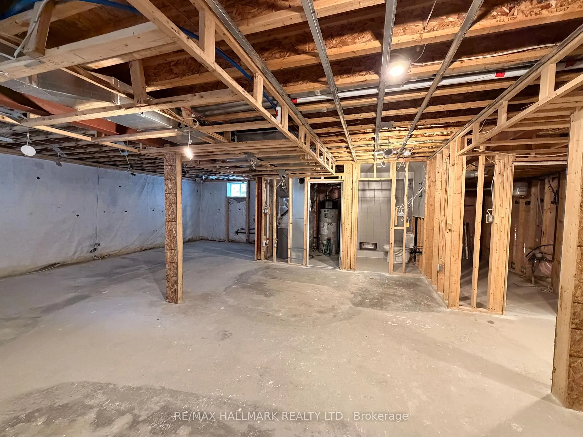 Photo 16 of 86 Holt Drive, New Tecumseth, Alliston — HOMEH