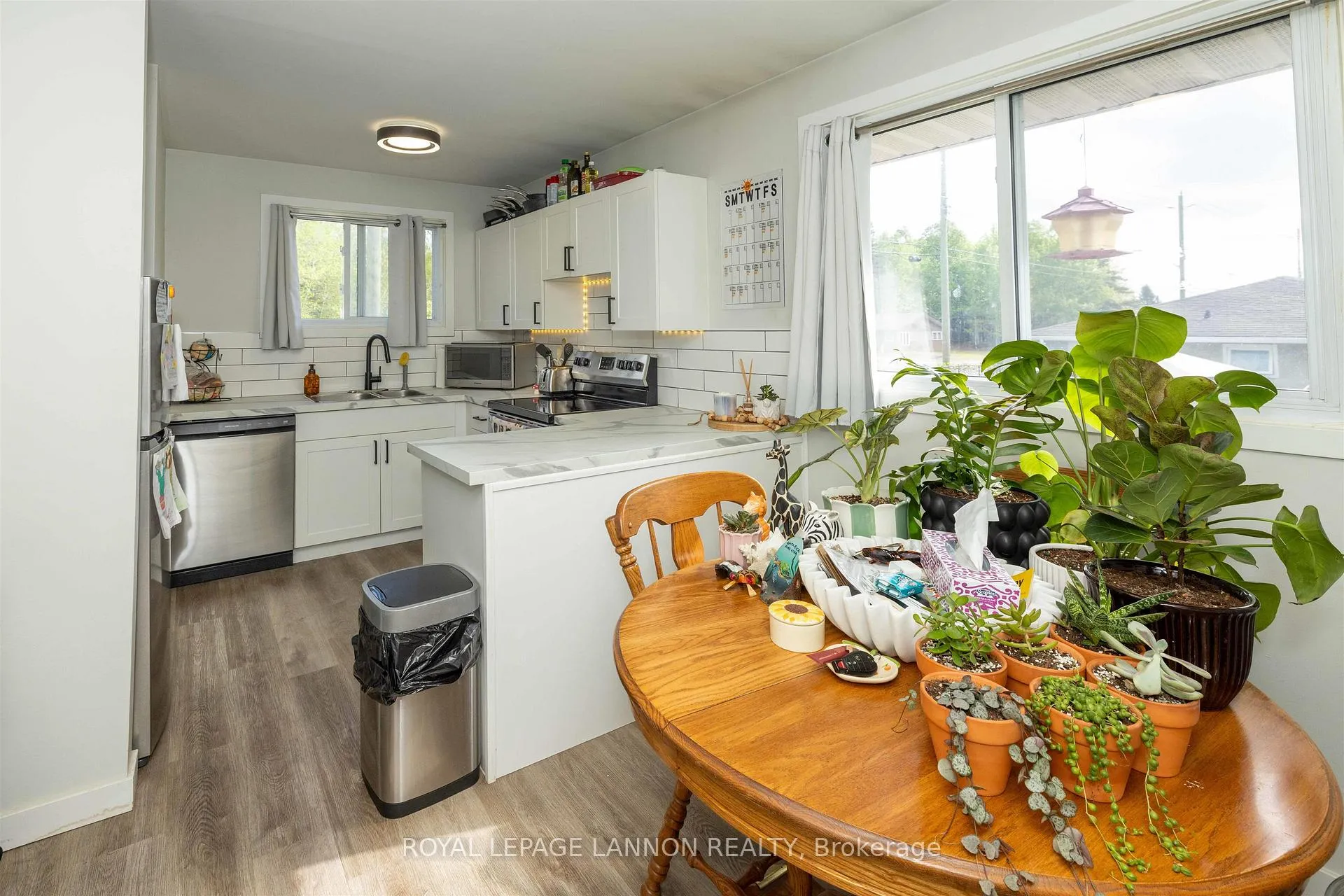 Photo 4 of 853-855 Hudson Avenue, Thunder Bay, Shuniah — HOMEH