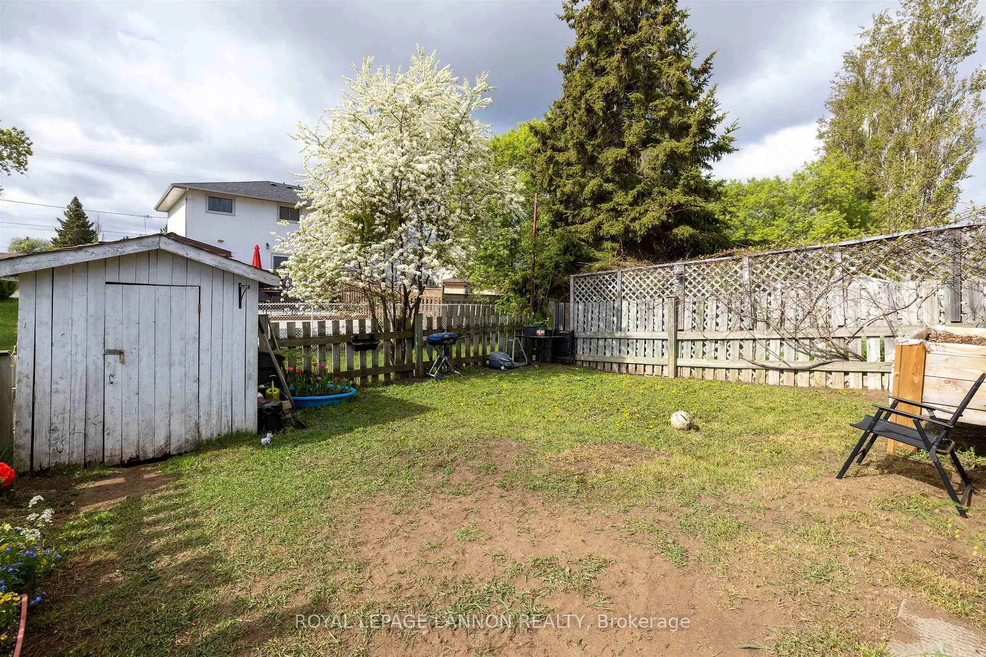 Photo 10 of 853-855 Hudson Avenue, Thunder Bay, Shuniah — HOMEH