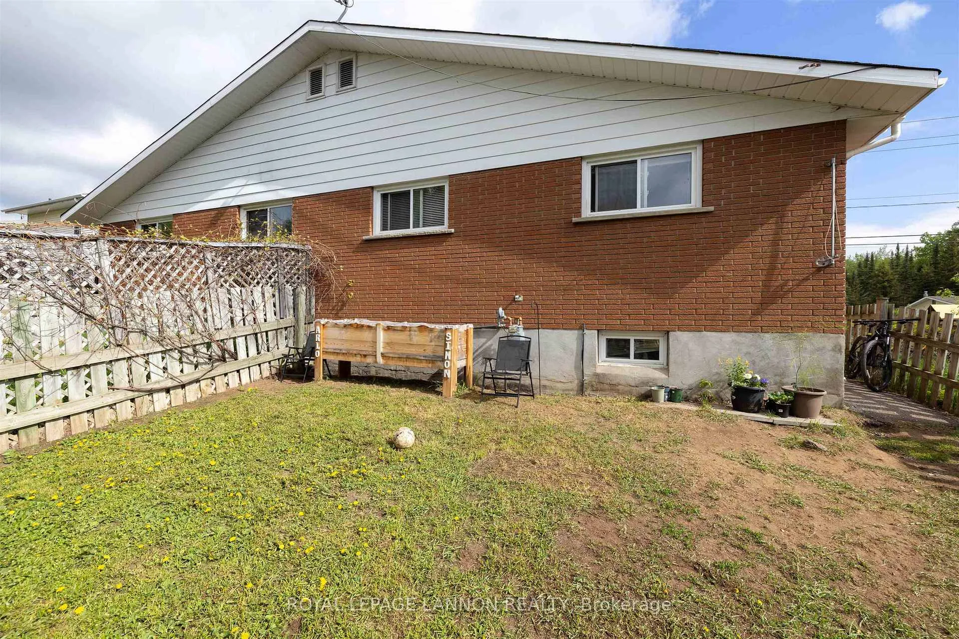 Photo 11 of 853-855 Hudson Avenue, Thunder Bay, Shuniah — HOMEH