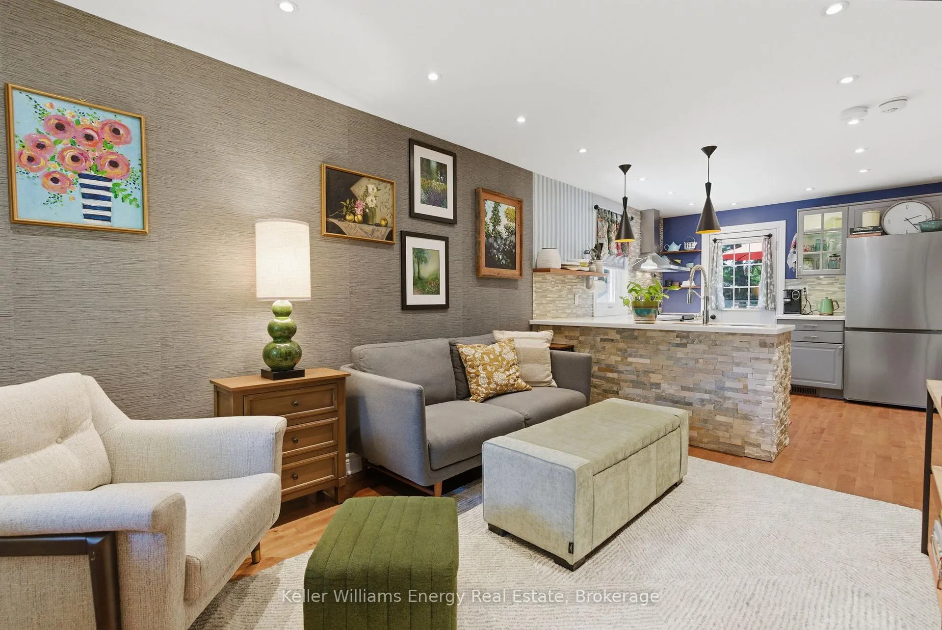 Photo 3 of 306 Courcellette Avenue, Oshawa, Central — HOMEH
