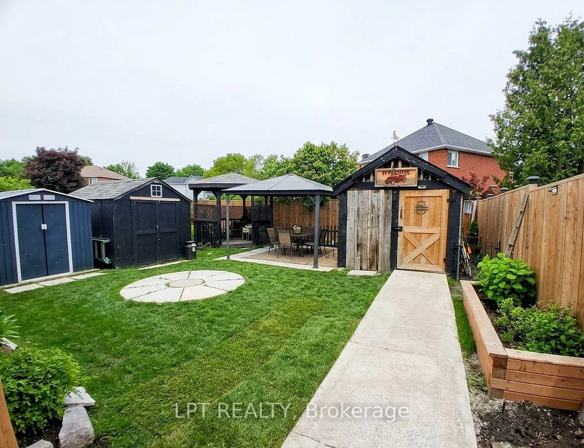 Photo 3 of 87 Dauphin Avenue, Kingston, Rideau — HOMEH