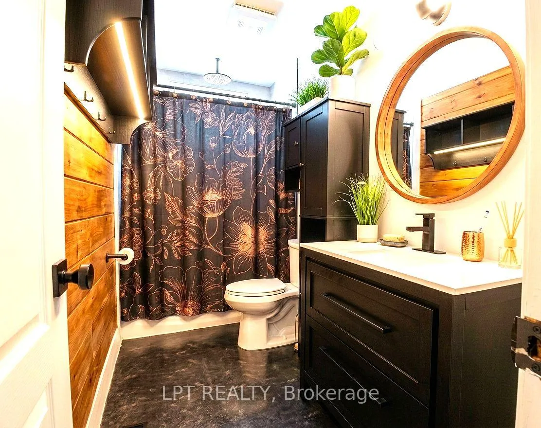 Photo 4 of 87 Dauphin Avenue, Kingston, Rideau — HOMEH