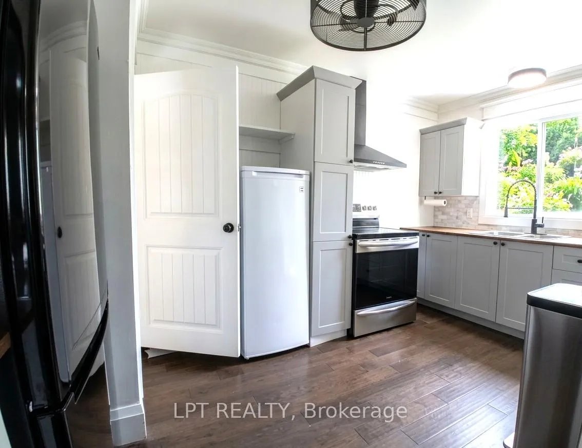 Photo 5 of 87 Dauphin Avenue, Kingston, Rideau — HOMEH