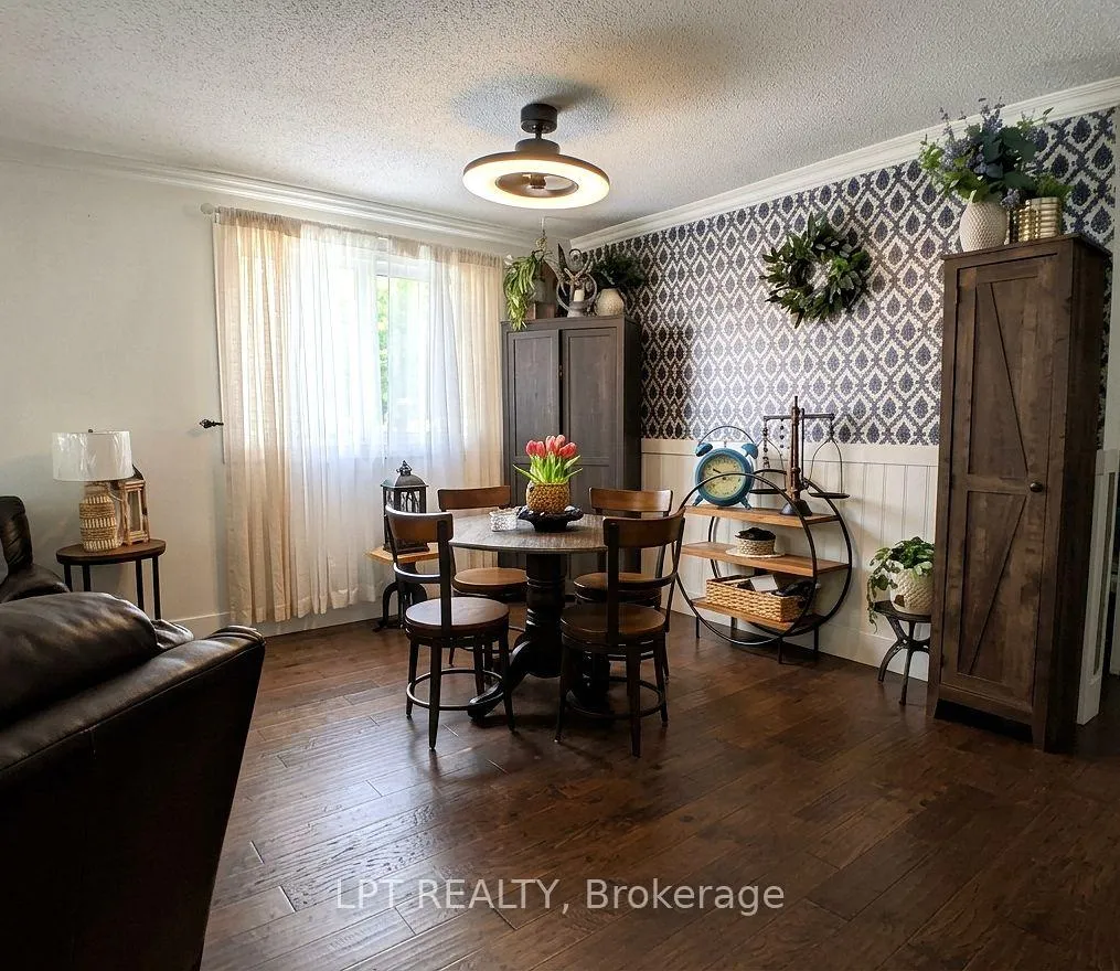 Photo 7 of 87 Dauphin Avenue, Kingston, Rideau — HOMEH