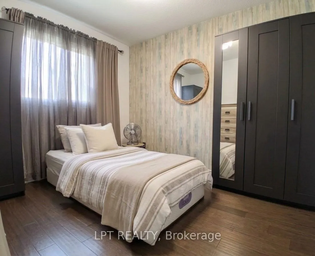 Photo 9 of 87 Dauphin Avenue, Kingston, Rideau — HOMEH