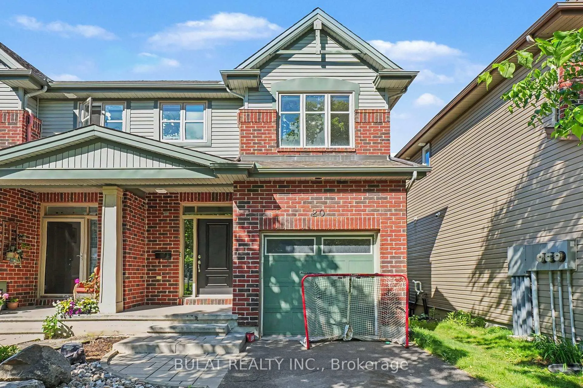 Photo 2 of 20 Mccooeye Lane, Ottawa, Stittsville (Central) — HOMEH
