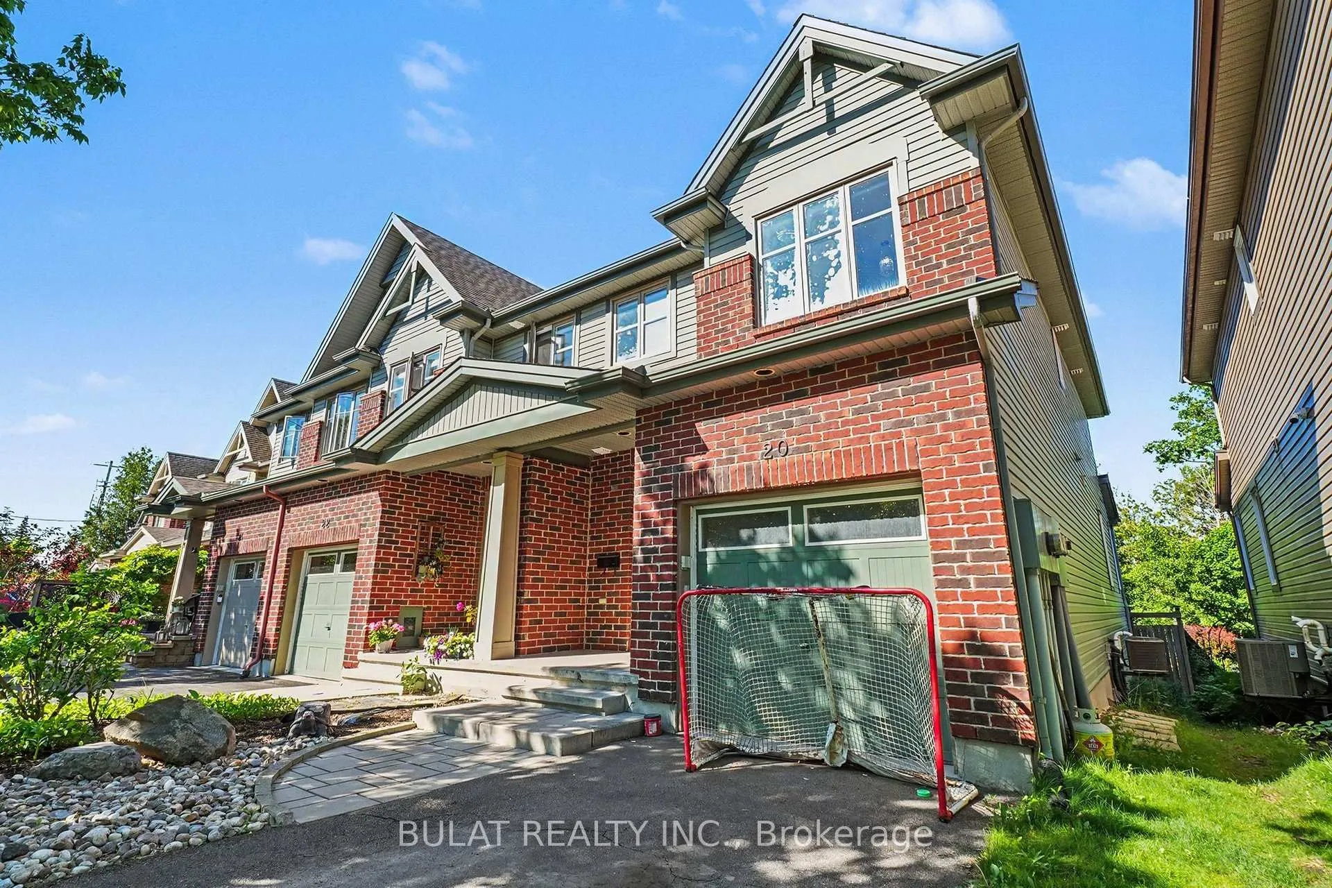 Photo 3 of 20 Mccooeye Lane, Ottawa, Stittsville (Central) — HOMEH