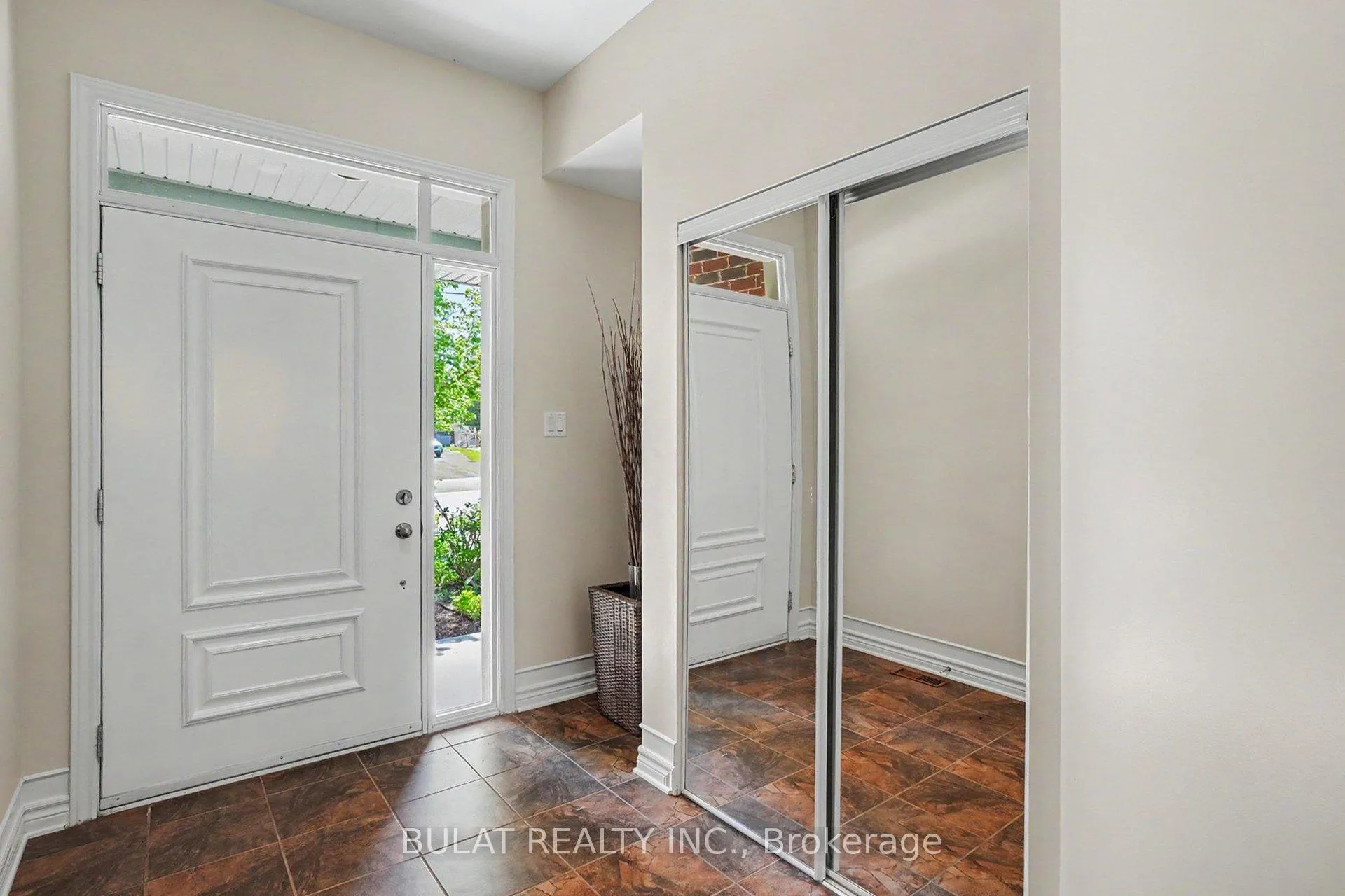 Photo 4 of 20 Mccooeye Lane, Ottawa, Stittsville (Central) — HOMEH