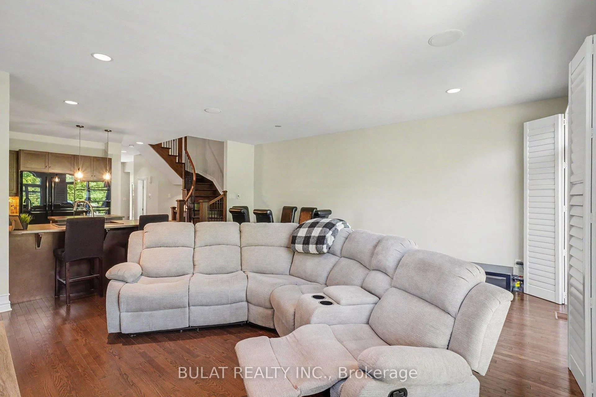 Photo 9 of 20 Mccooeye Lane, Ottawa, Stittsville (Central) — HOMEH
