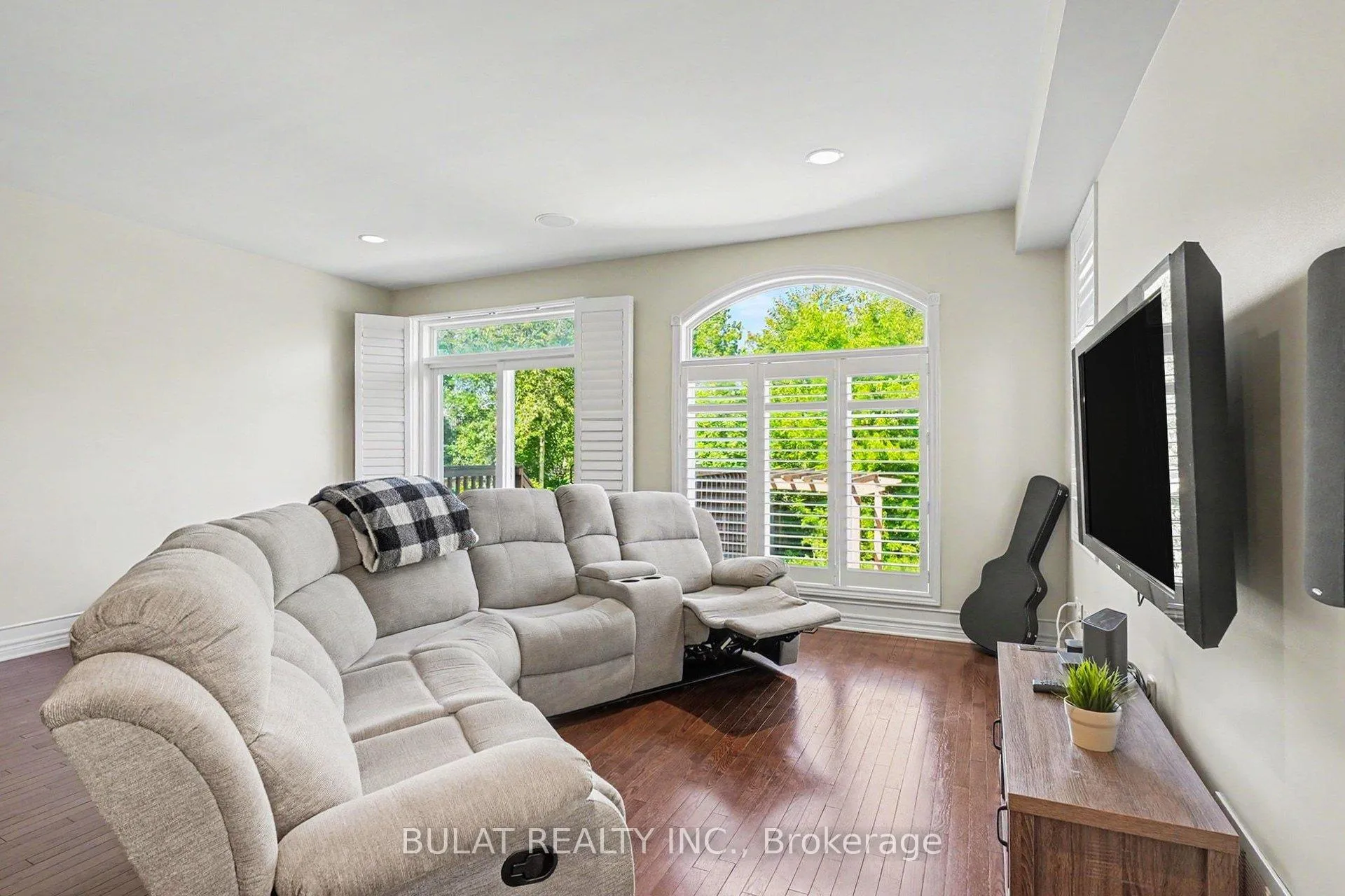 Photo 10 of 20 Mccooeye Lane, Ottawa, Stittsville (Central) — HOMEH